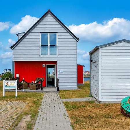 Holiday home Boje By Seeblick Ferien Oro, Erste Wasserreihe, Kamin, 7pers Olpenitz